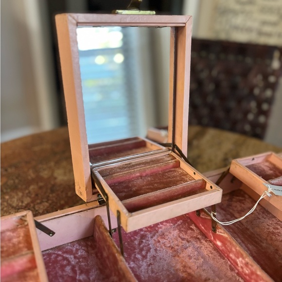 Jewelry Box “AS SEEN IN VOGUE” - Picture 4 of 16